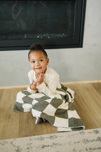 Load image into Gallery viewer, Mebie Baby - Plush Blanket - Green Baby Blanket

