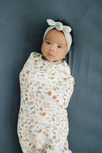 Load image into Gallery viewer, Mebie Baby - Meadow Floral Swaddle
