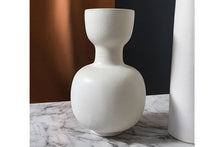 Load image into Gallery viewer, Common Vase - Curved
