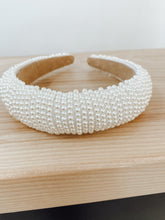 Load image into Gallery viewer, Chunky Pearl Headband
